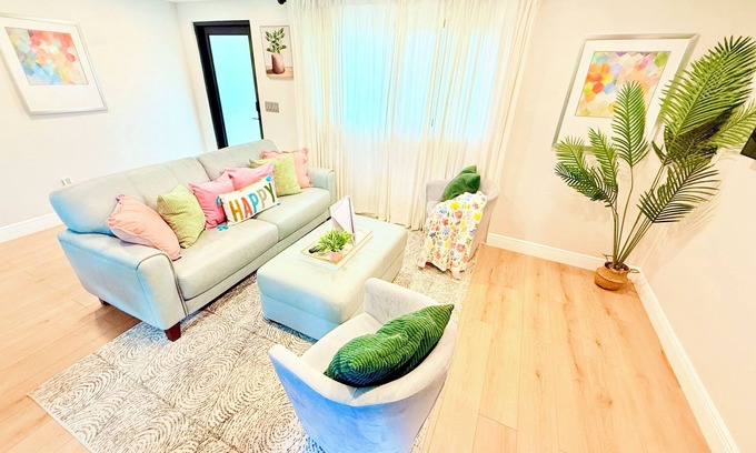 Tampa House | Cozy 2BR Tampa Retreat, Pet-Friendly & Near Downtown