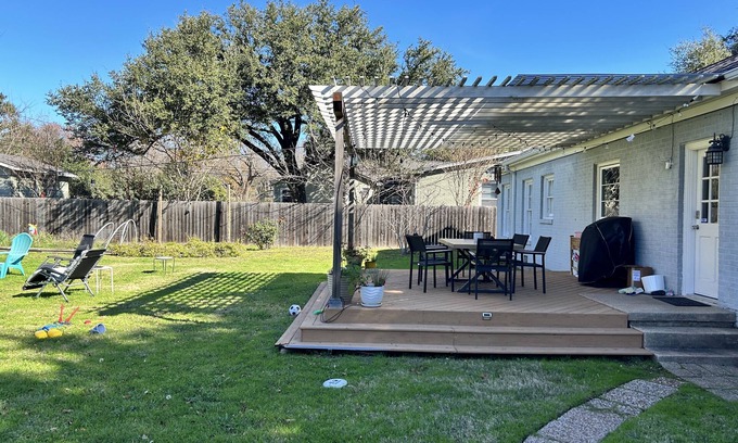 Dean Highland House | Cozy 3/2 Eclipse Headquarters!