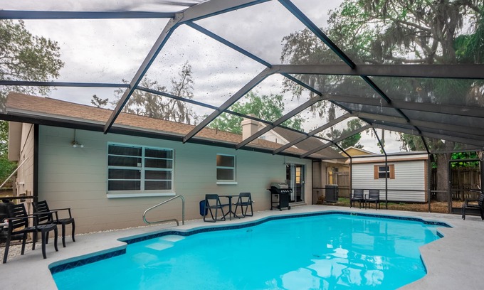 Terrace Park House | Cozy 3/2 Pool Home with Grill and Billiards Table