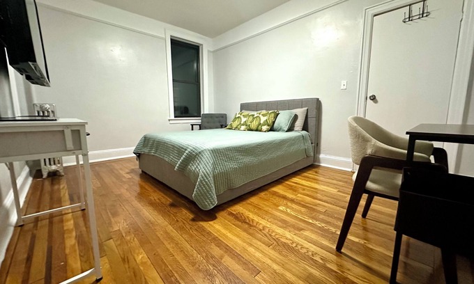 Queens Apartment | Cozy 3-bed apartment - near to Manhattan