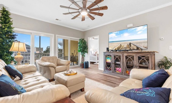 North Myrtle Beach Condo | Cozy 3-bedroom condo with elevator in superb North Myrtle Beach gated community