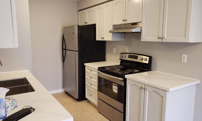 Norval House | Cozy 3-Bedroom House, Walking Distance Near Ridgeway/Eglinton Plaza's Dining Hub