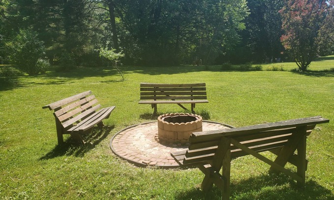 Helmsburg Cottage | Cozy 3 BR 2 Bath Cottage with car and boat parking