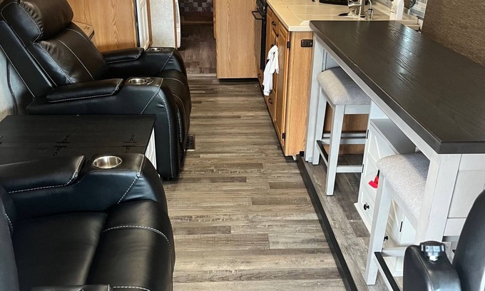 Gulf Hills House | Cozy 36’ Motorhome RV in Ocean Springs, MS.