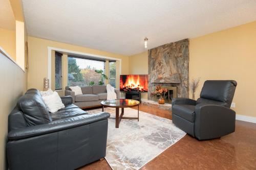 Coquitlam House | Cozy 3BR Family Home near City Centre & SkyTrain