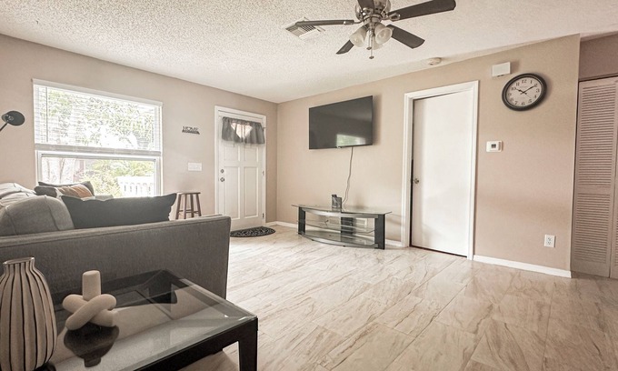 Port Malabar House | Cozy 3BR Family Home w/Office, Full Kitchen & Peaceful Vibe