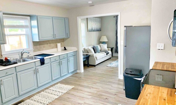 Decatur House | Cozy 3BR Retreat Pet-Friendly Fenced Yard Parking