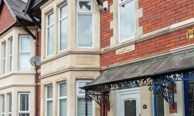 Heath House | Cozy 3BR Retreat | Prime Cardiff Location