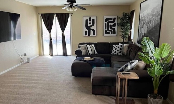 Tuscano House | Cozy 4 bedroom home!