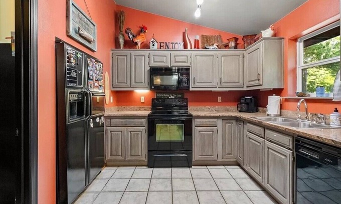 Lost Bridge Village House | Cozy 4-bedroom house at beautiful Beaver Lake with fire pit and nice patio!