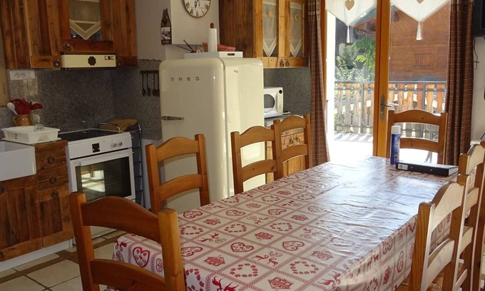 Les Gets Apartment | Cozy 4-Room Apartment for 9, Near Center and Shops, Private Parking, Large Terrace