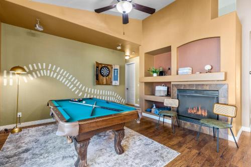 Ponderosa Trails House | Cozy 4BR Near Ski Resort - Firepit & Pool Table