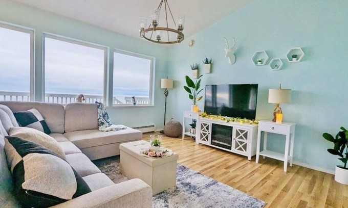 Kenai House | Cozy 6BR Ocean Front Snow Mountain View Villa