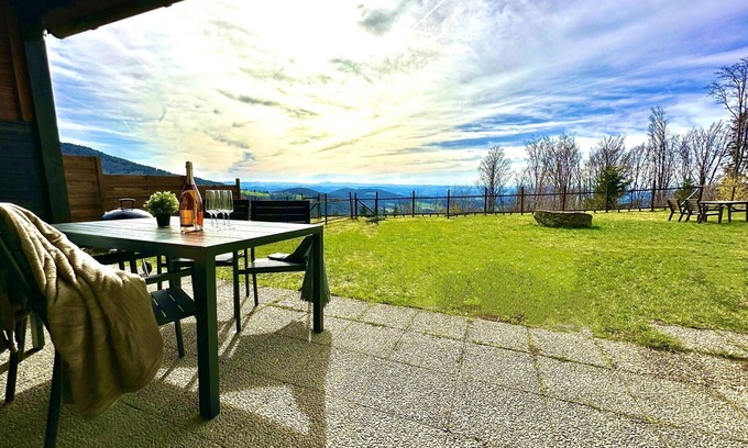 Steinberg House | COZY Alpine-view Mountain BUNGALOW + BIG Garden + NETFLIX!