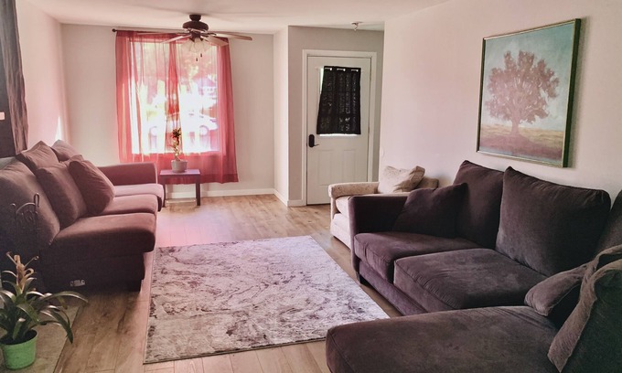 Eastern Oregon House | Cozy and Centrally Located. Spacious home with fenced backyard and 5 beds.