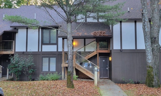 Bellaire Condo | Cozy and Comfy 2 bedroom condo