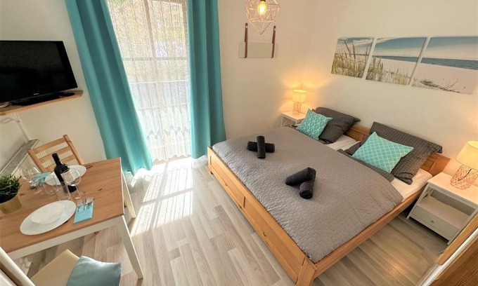 Zwiesel Apartment | COZY Apartment Bavarian Forest +POOL +SAUNA +NETFLIX