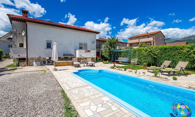 Sarsoni Apartment | Cozy apartment in Drazice with WiFi