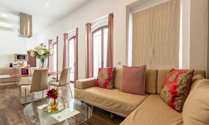 Encarnacion-Regina Apartment | Cozy apartment in Sevilla with kitchen