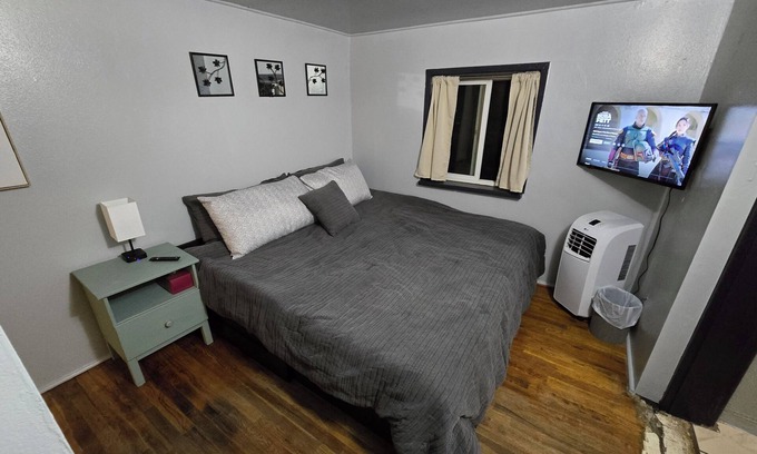 Clayton Apartment | Cozy apartment in the back