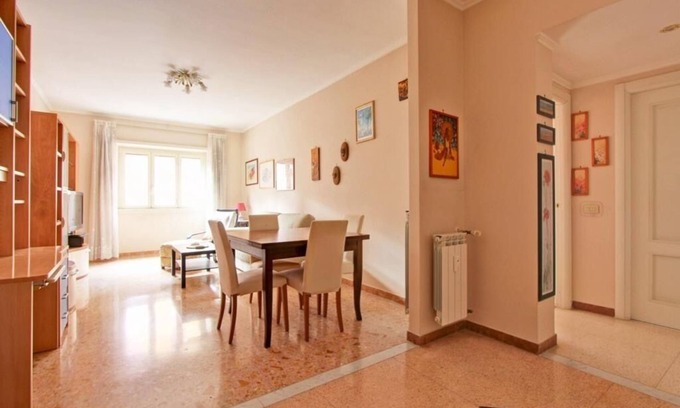 Quartiere XI Portuense Apartment | Cozy apartment in the heart of the Marconi district.