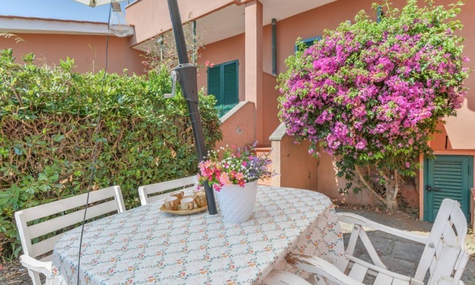 Cavo Apartment | Cozy apartment of 45 sqm, for 4 people, located on the ground floor (no elevator and steps to access it).The accommodation is located in the village of Cavo (Rio, Elba Island), a quiet residential area surrounded by Mediterranean greenery, a few steps fr