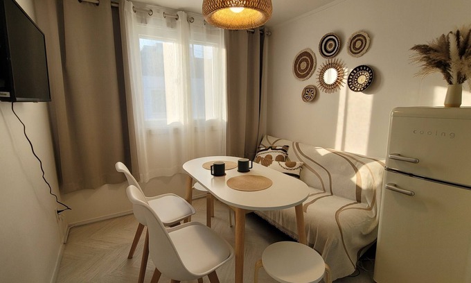 Bisan-dong Apartment | Cozy apartment with fun board games, 10 minutes drive from downtown area.