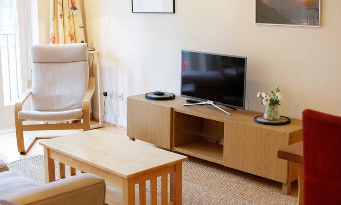 Waterloo Apartment | Cozy apartment with parking & patio