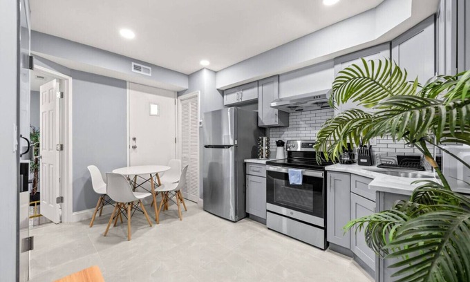 Rittenhouse Row Apartment | Cozy Apt in Center City Very Central Location