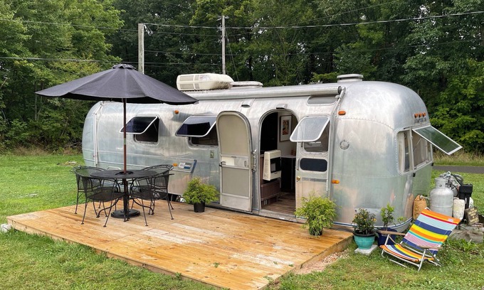 Hico House | Cozy Arlo the Airstream ❤️of New River Gorge National Park / Beside Brewery