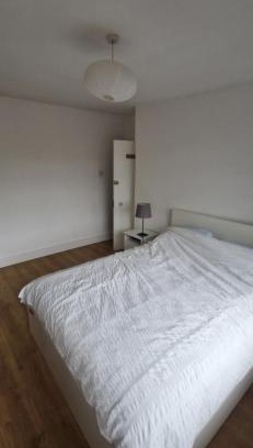 London Borough of Ealing House | Cozy at Slim's
