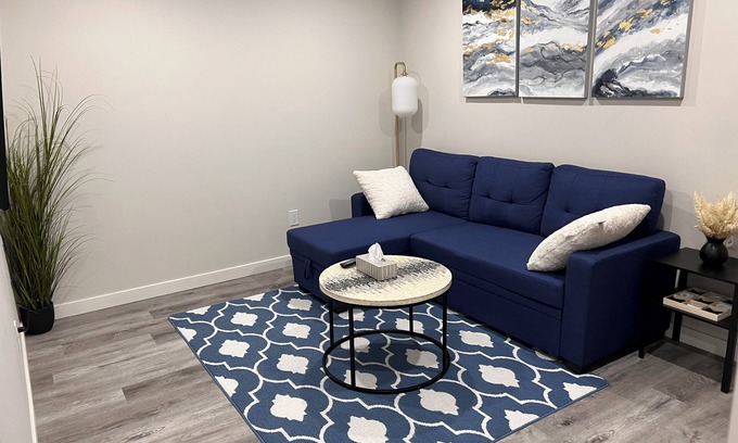 Southeast Edmonton Hotel | Cozy basement suite in Elerslie .