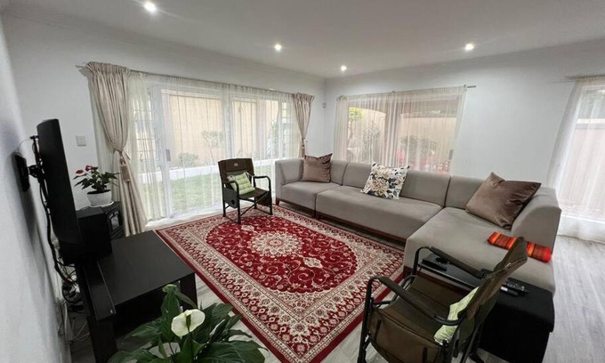 Beacon Bay House | Cozy Beach House