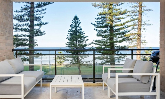 Manly Apartment | Cozy Beachfront Getaway