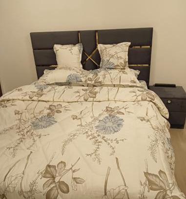 Ajman House | Cozy Beautiful Private Room with Shared Washroom