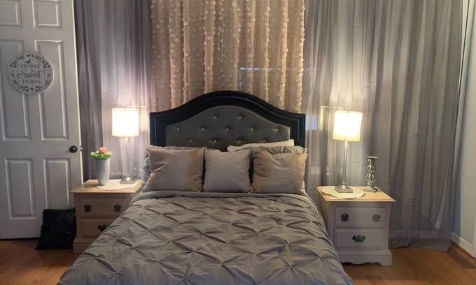 Houston House | Cozy bedroom in the heart of the Galleria