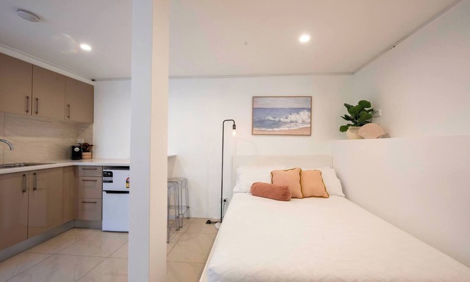 Bondi Apartment | Cozy Bondi Studio Retreat