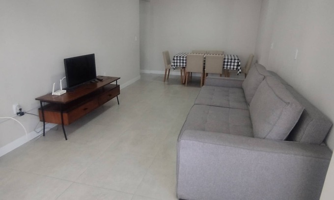 Barra Sul Apartment | Cozy 2 Bedroom Apartment in the center of Camboriú, 200 meters from the beach