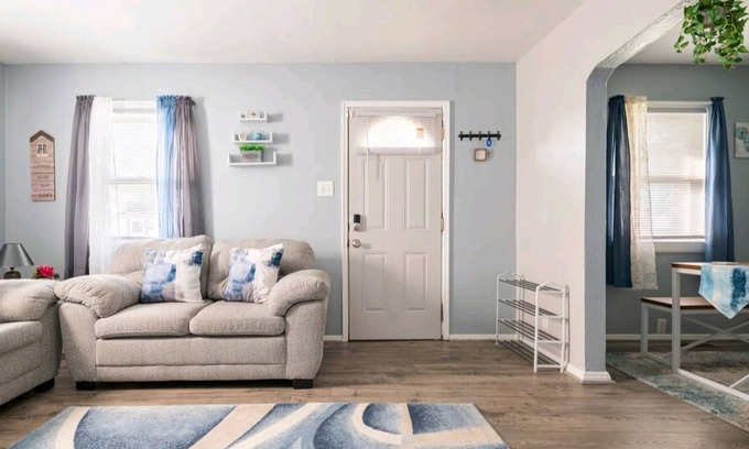 Portsmouth House | Cozy Bungalow