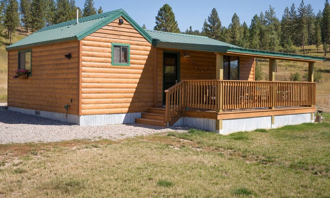 Huson Cabin | Cozy Bunk House situated next to main house for additional guests