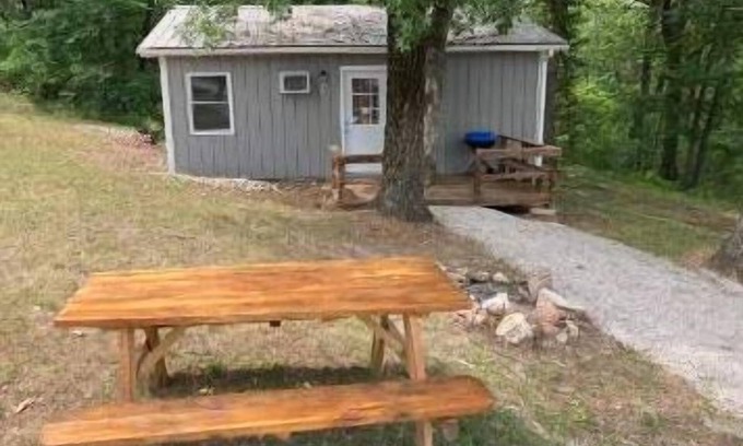 Bennett Springs Cabin | Cozy Cabin #1 located 1 mile from Bennett Springs state park.