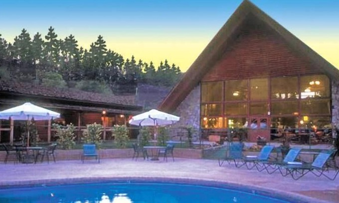 Kohls Ranch Resort | Cozy Cabin at Base of Mogollon Rim w/Fireplace, WiFi & Resort Pool