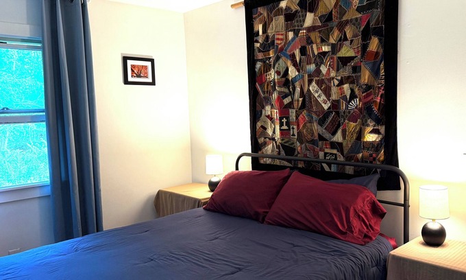 Williamsburg Cabin | Cozy cabin in a peaceful location