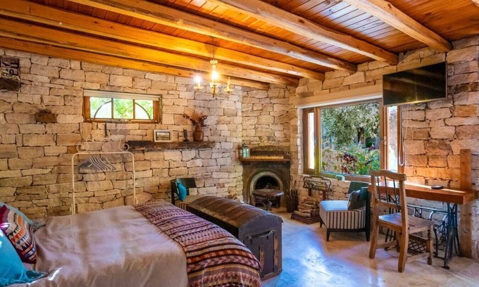 Chacras de Coria Cabin | Cozy cabin in wonderful Chacras de Coria. Pistacho Club Eco Lodge. AC and WiFi
