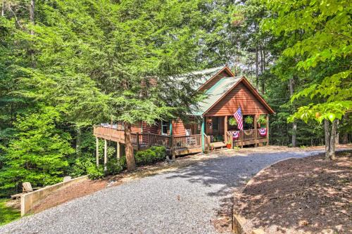 Ellijay House | Cozy Cabin in Coosawattee River Resort!