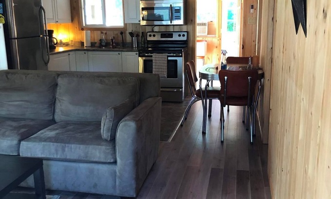 Grand Beach Cabin | Cozy Cabin in Grand Beach.