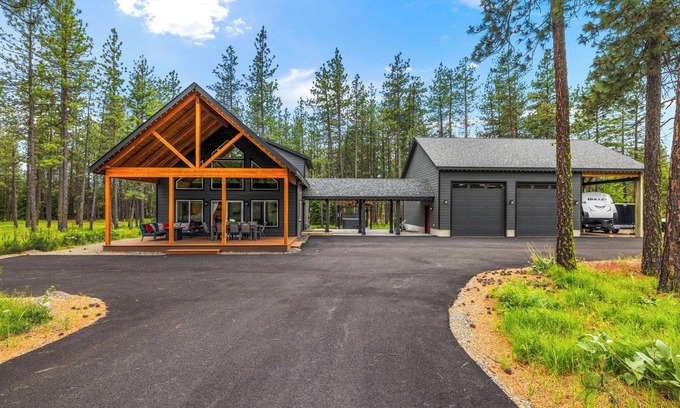 Ronald House | Cozy Cabin in the Pines | Hot Tub-Huge Game Room+ 3rd Nt Free Limited Avail