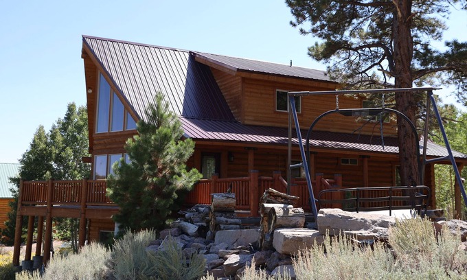 Mammoth Creek Cabin | Cozy cabin in the woods with fishing and hiking close by