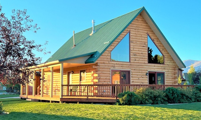 Red Lodge Cabin | Cozy cabin on the Red Lodge golf course