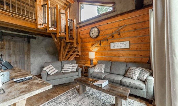 Coram Cabin | Cozy cabin outside Glacier National Park. Private hot tub + pet-friendly!